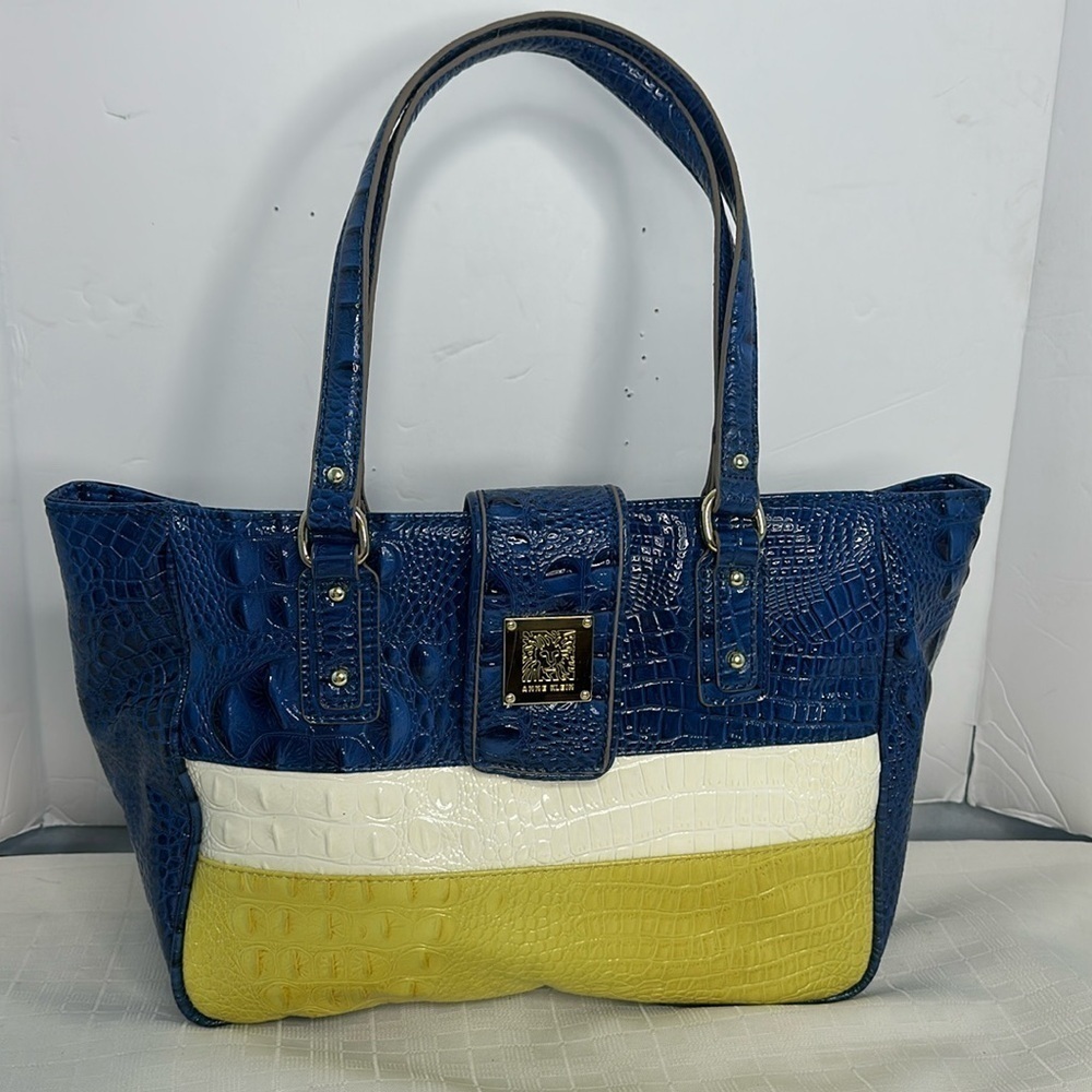 Ann Kline tote bag in spring colors.